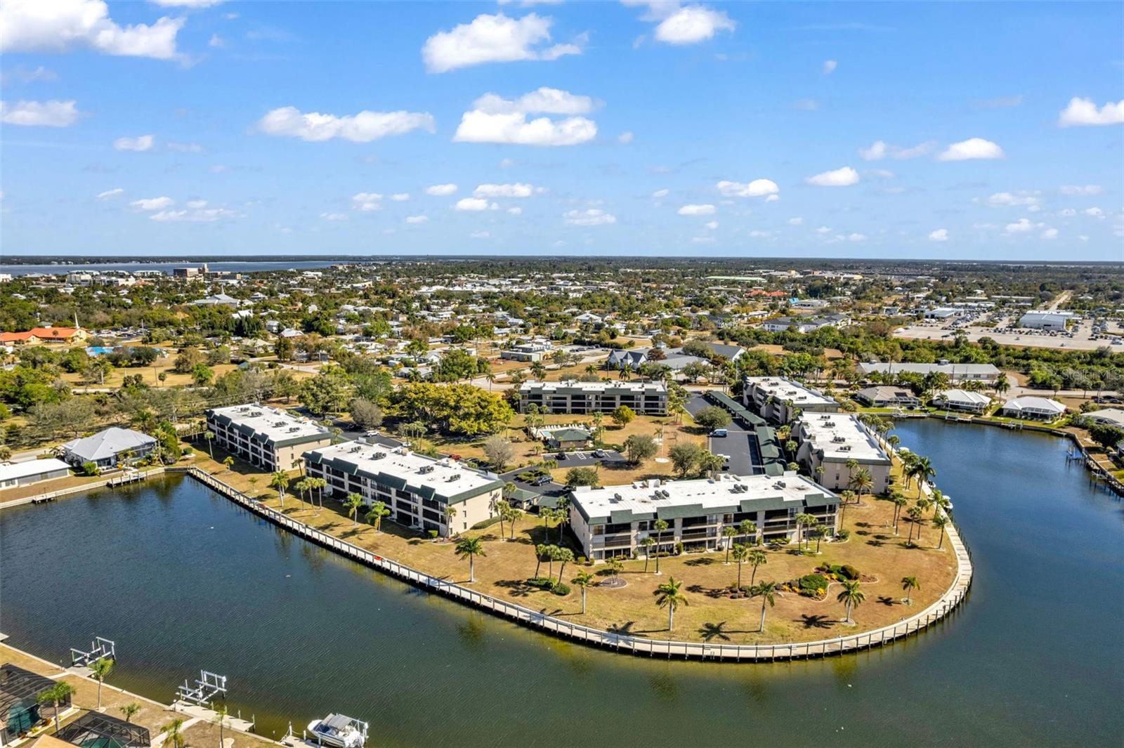 Image 20 of 33 For 601 Shreve Street 66a