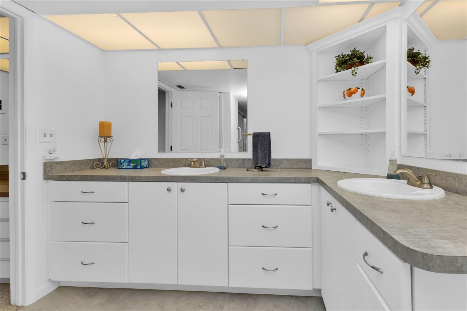 Image 23 of 33 For 601 Shreve Street 66a