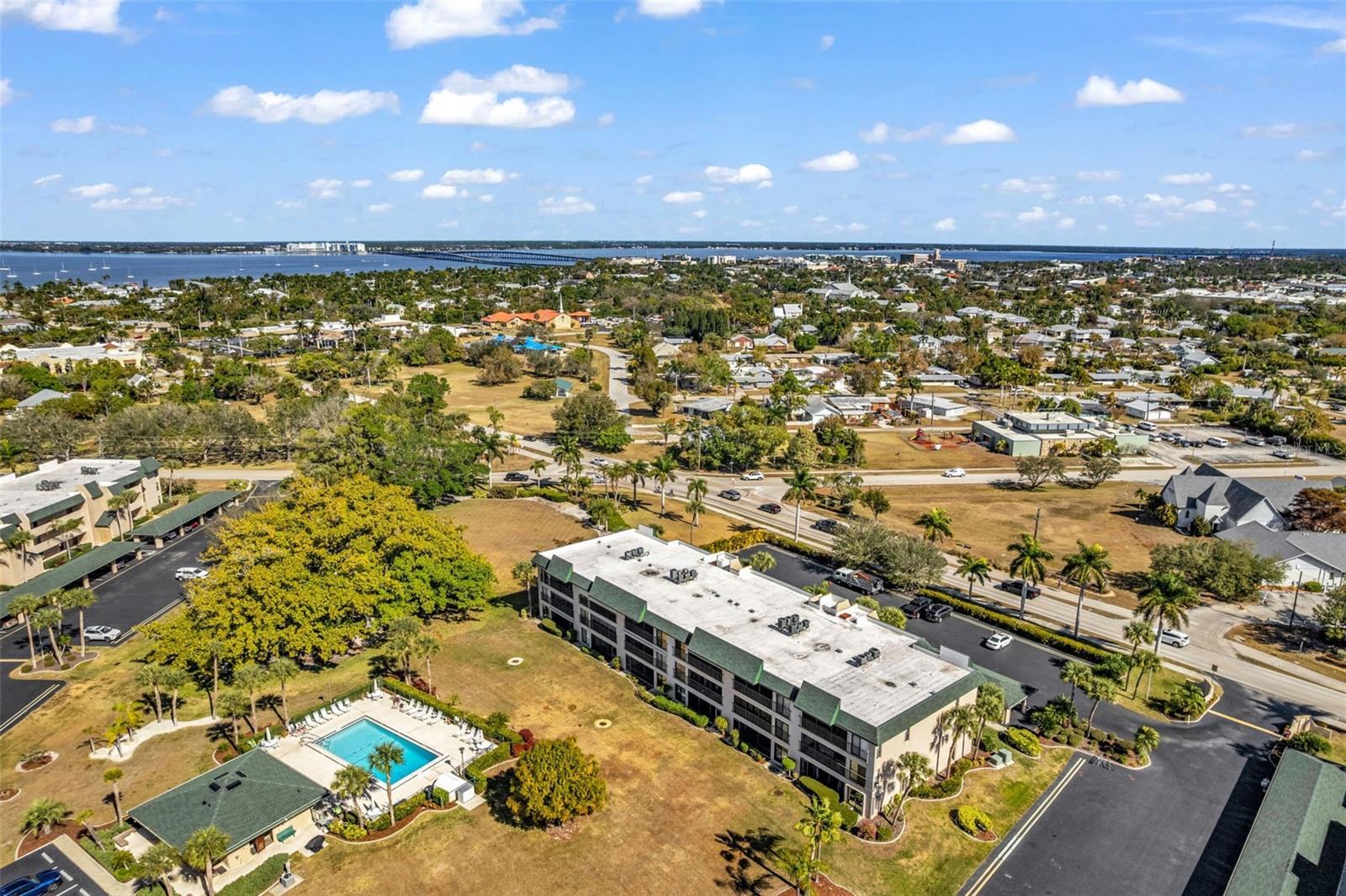 Image 32 of 33 For 601 Shreve Street 66a