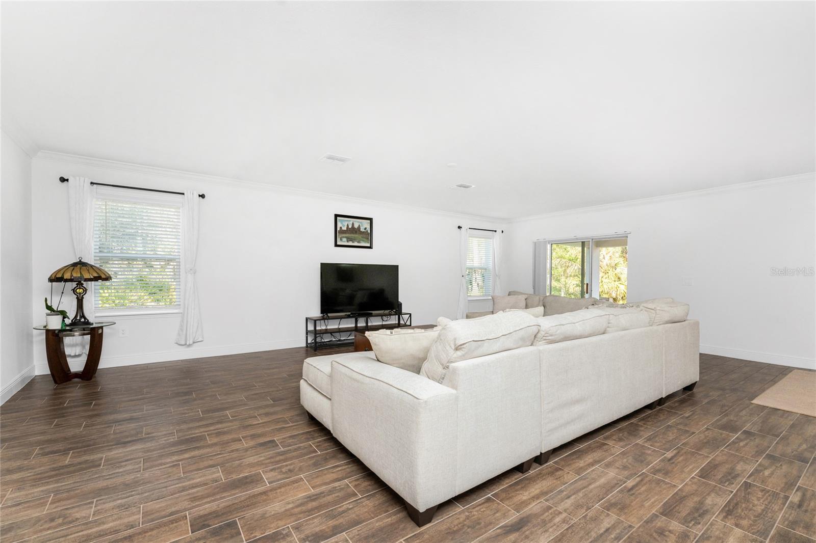 Image 22 of 59 For 4080 Collingswood Boulevard