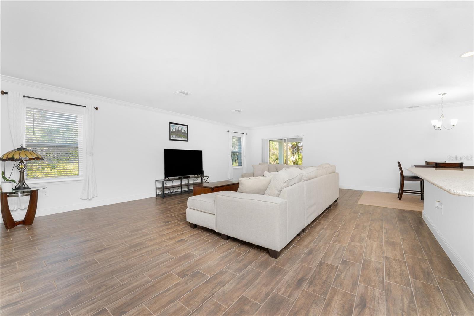 Image 7 of 59 For 4080 Collingswood Boulevard