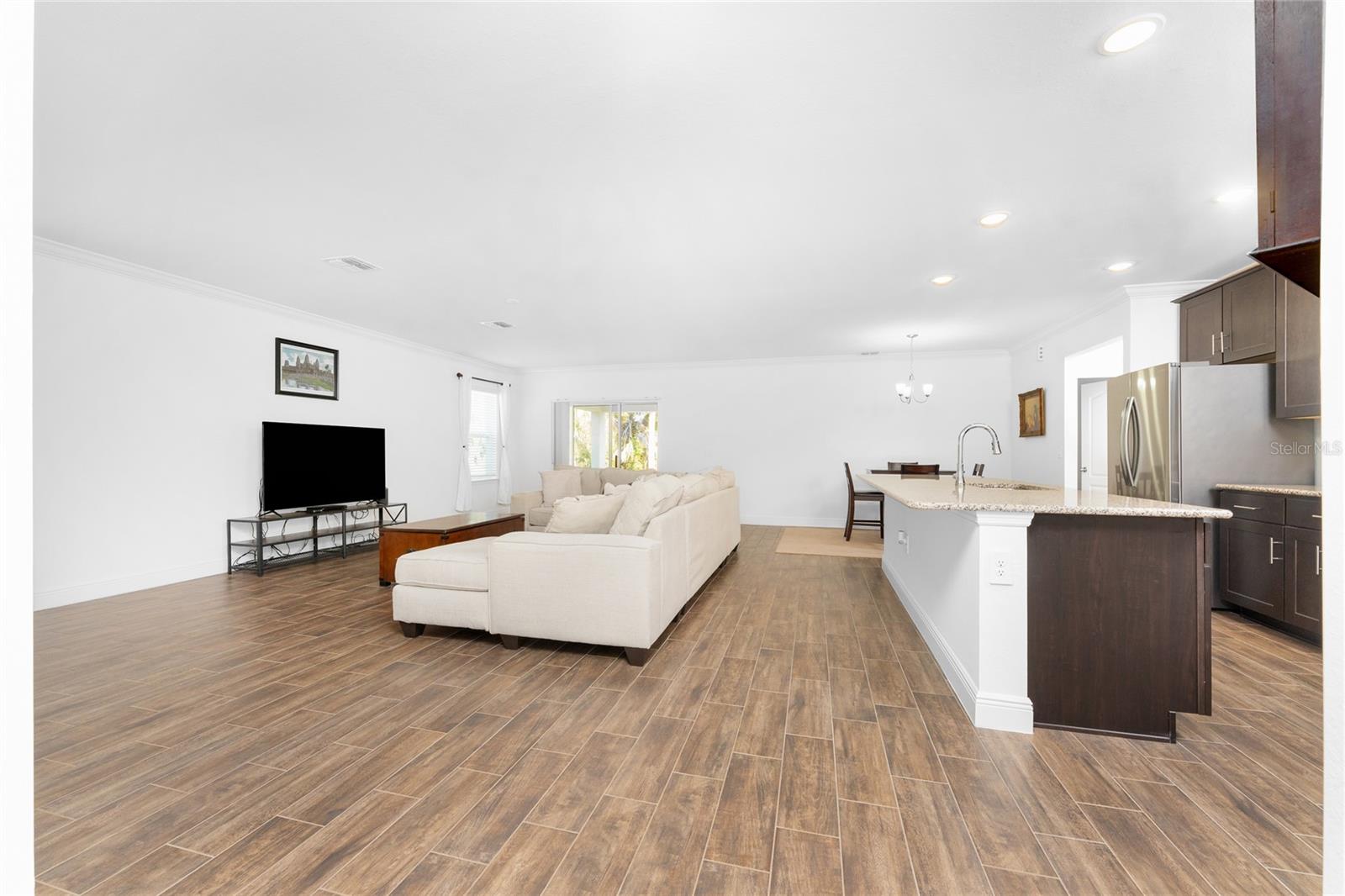 Image 8 of 59 For 4080 Collingswood Boulevard