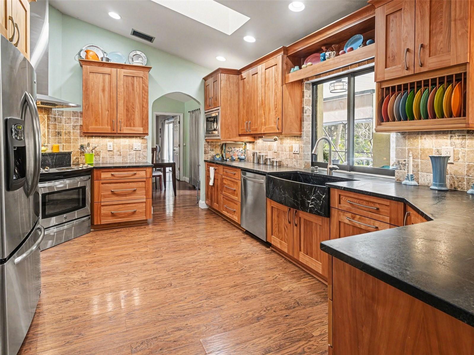 Image 5 of 31 For 507 Ramblewood Street