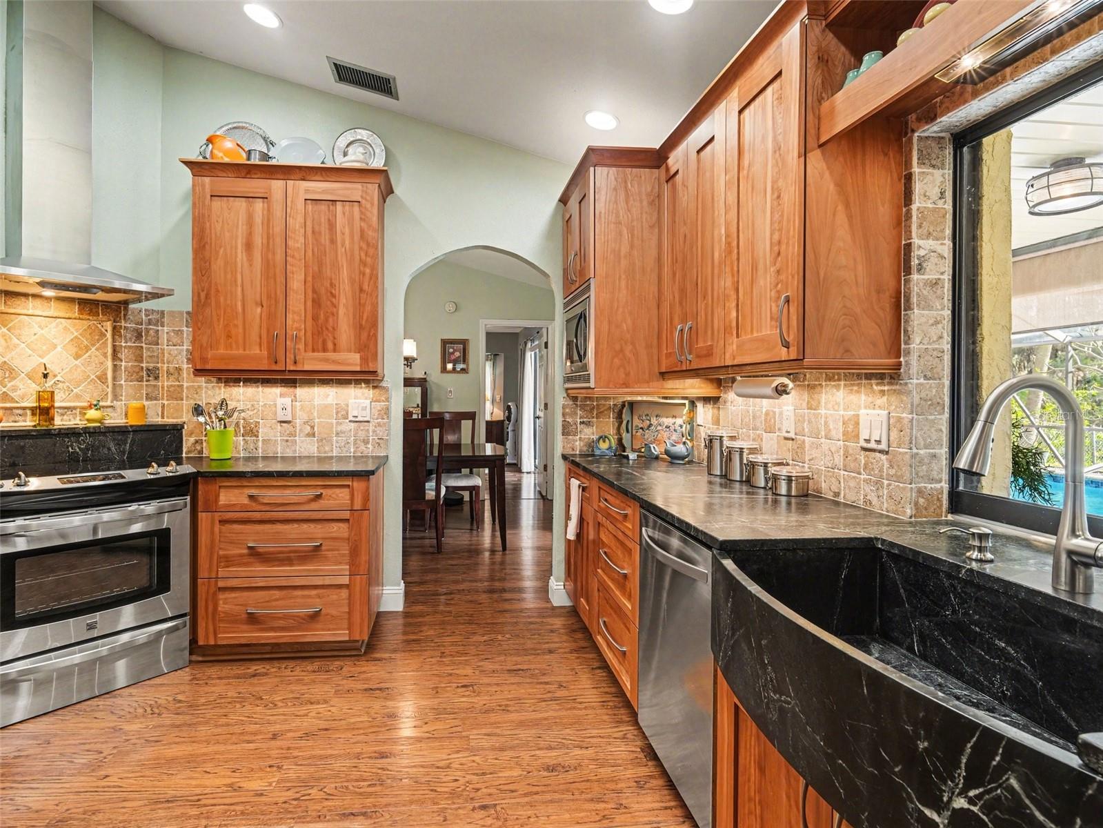 Image 6 of 31 For 507 Ramblewood Street