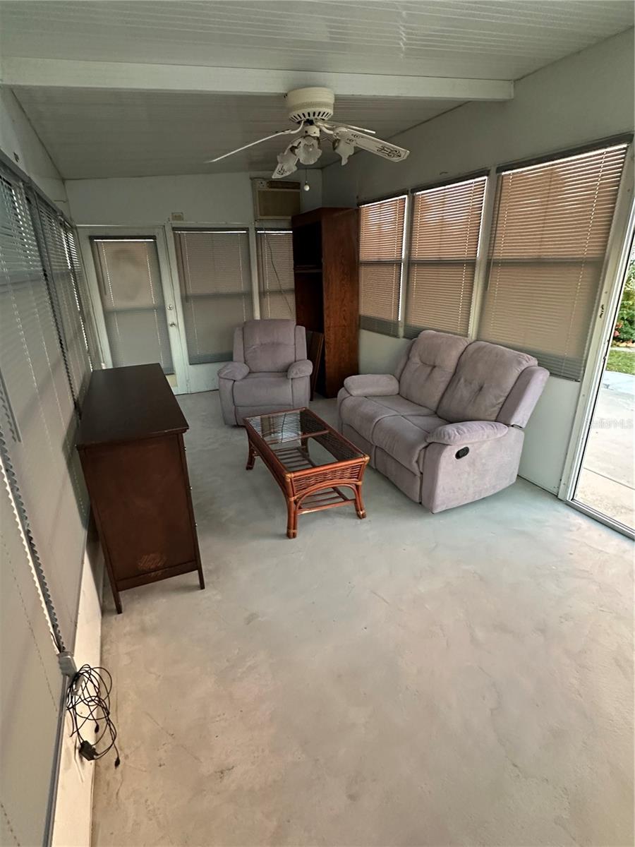 Image 4 of 17 For 46900 Bermont Road 310