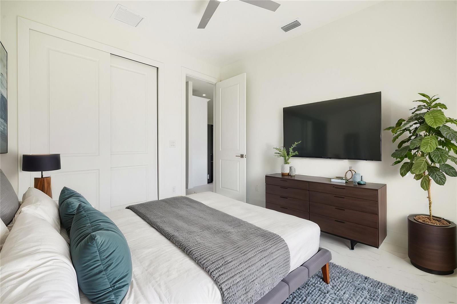 Image 19 of 35 For 355 Milton Street