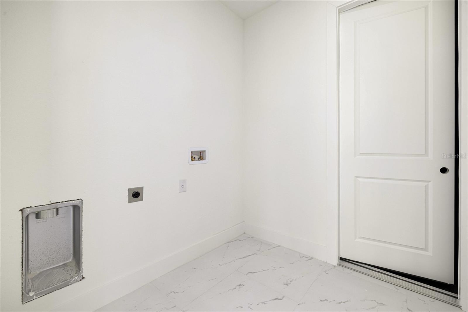 Image 26 of 35 For 355 Milton Street