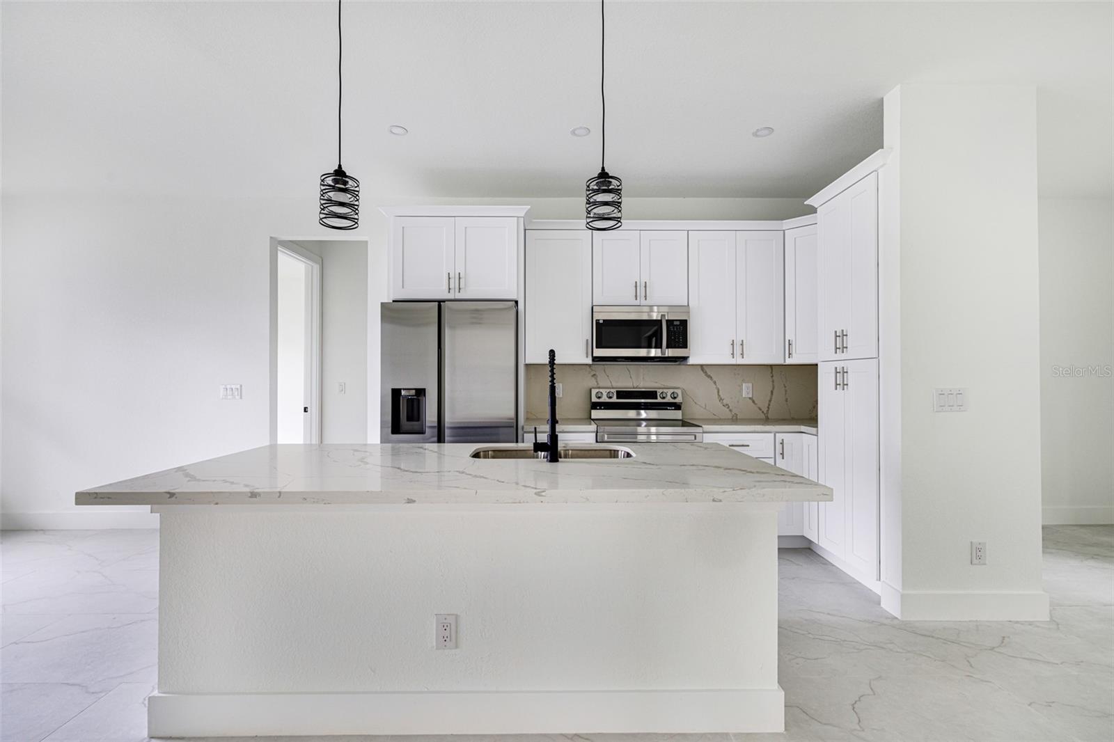 Image 12 of 40 For 16290 Banyan Avenue