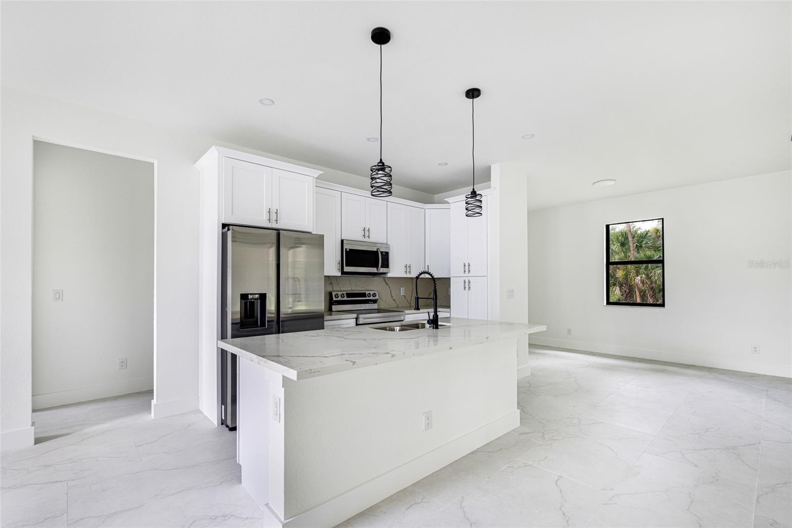 Image 14 of 40 For 16290 Banyan Avenue