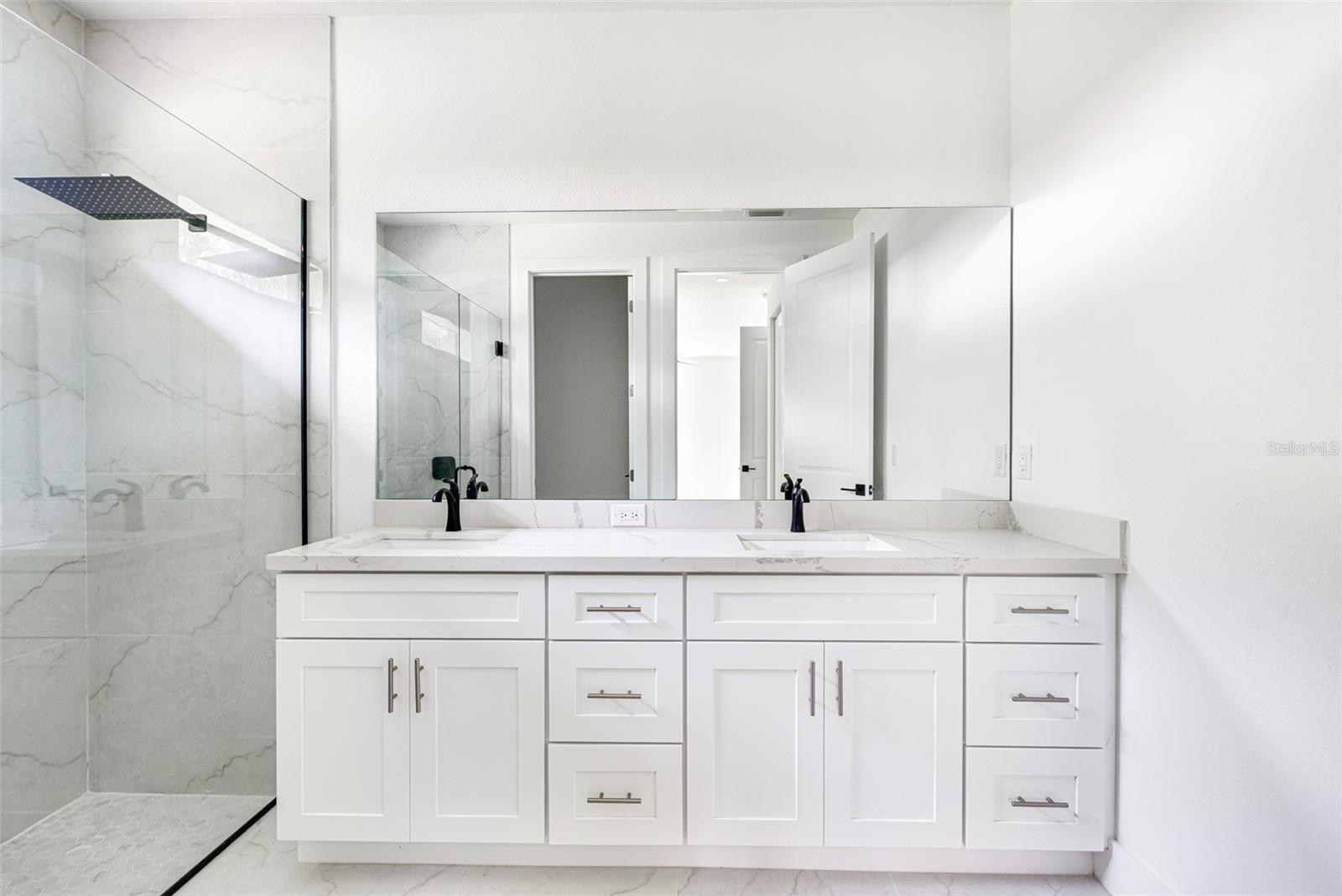 Image 27 of 40 For 16290 Banyan Avenue