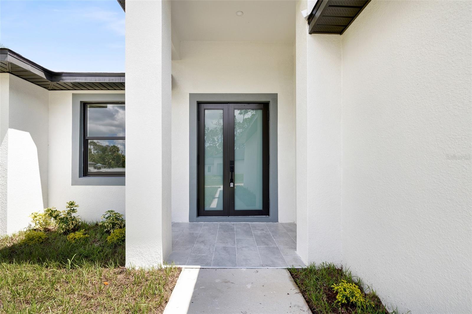 Image 4 of 40 For 16290 Banyan Avenue