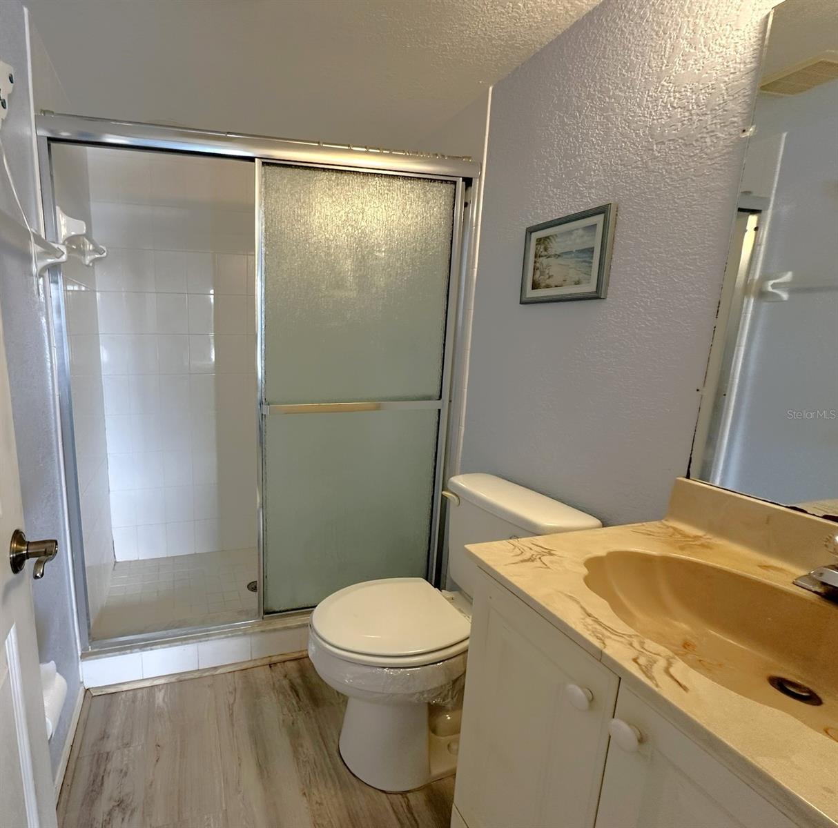 Image 18 of 28 For 4024 Oakview Drive I2