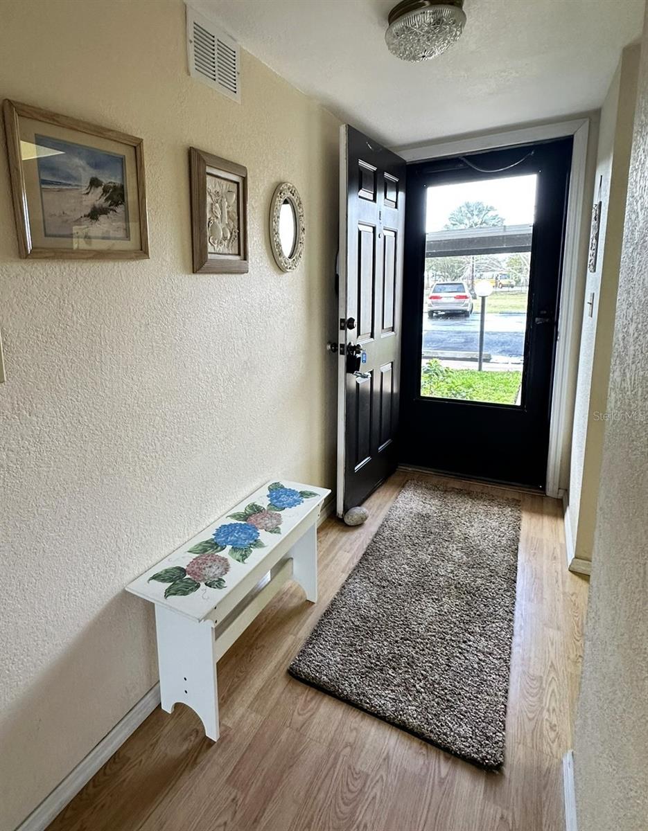 Image 2 of 28 For 4024 Oakview Drive I2