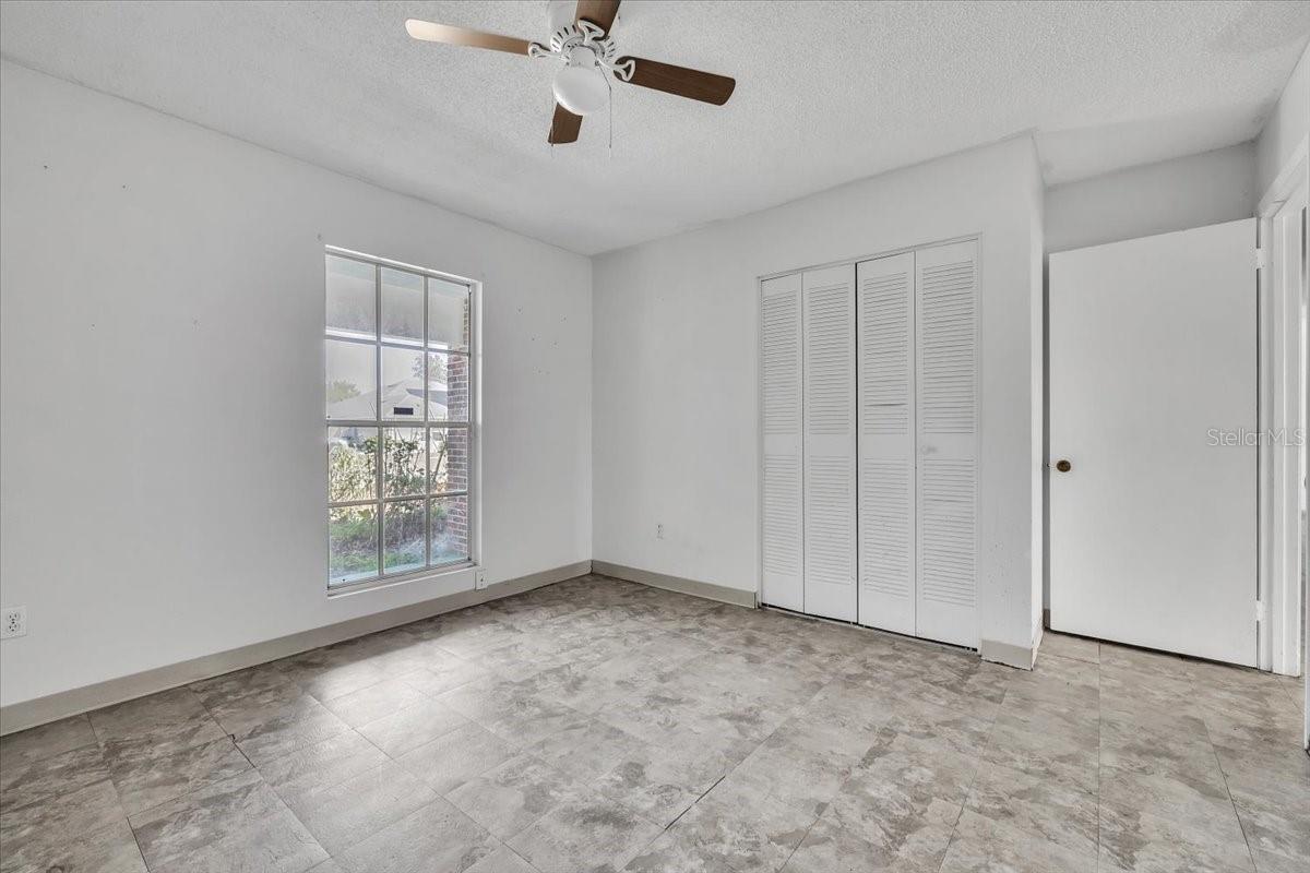 Image 19 of 44 For 22265 Niagara Avenue