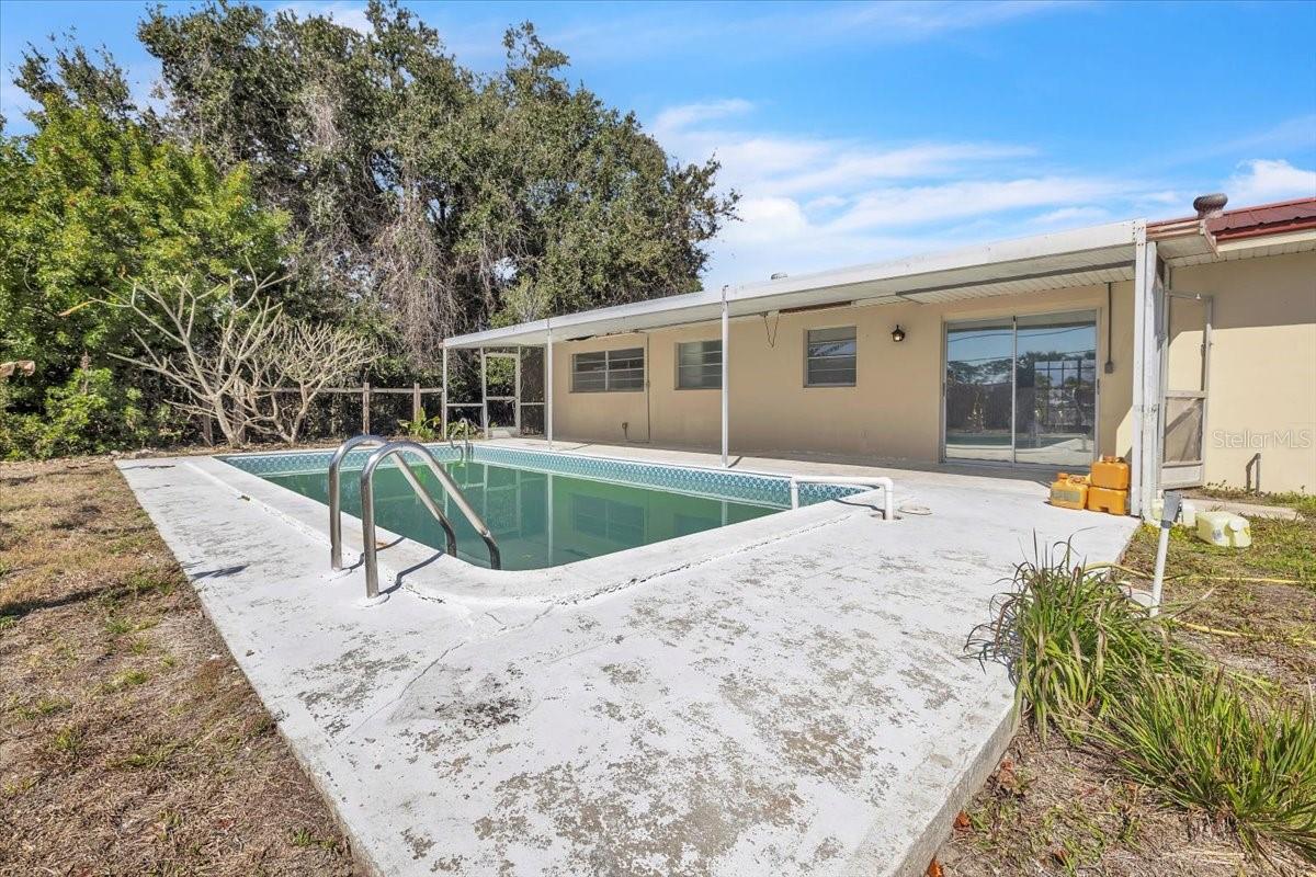 Image 2 of 44 For 22265 Niagara Avenue