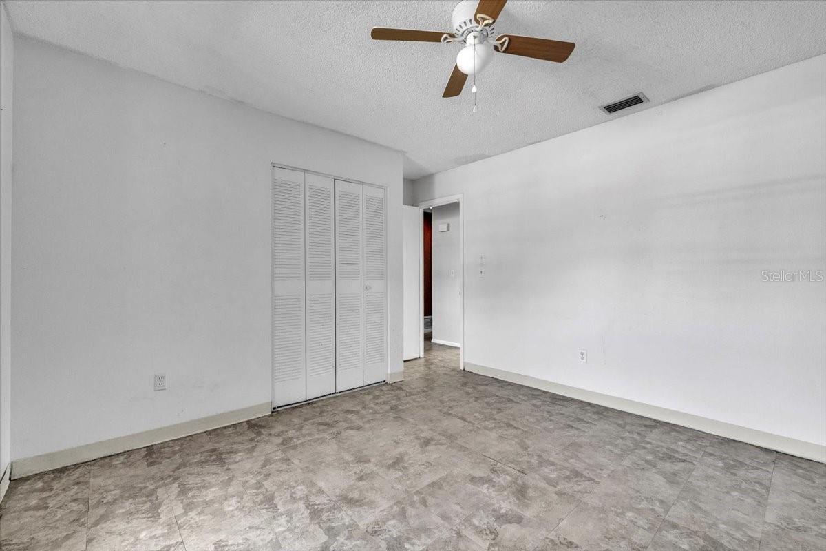 Image 20 of 44 For 22265 Niagara Avenue