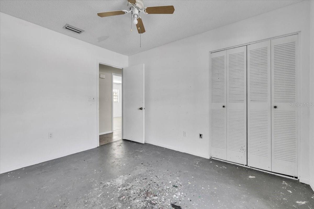 Image 25 of 44 For 22265 Niagara Avenue