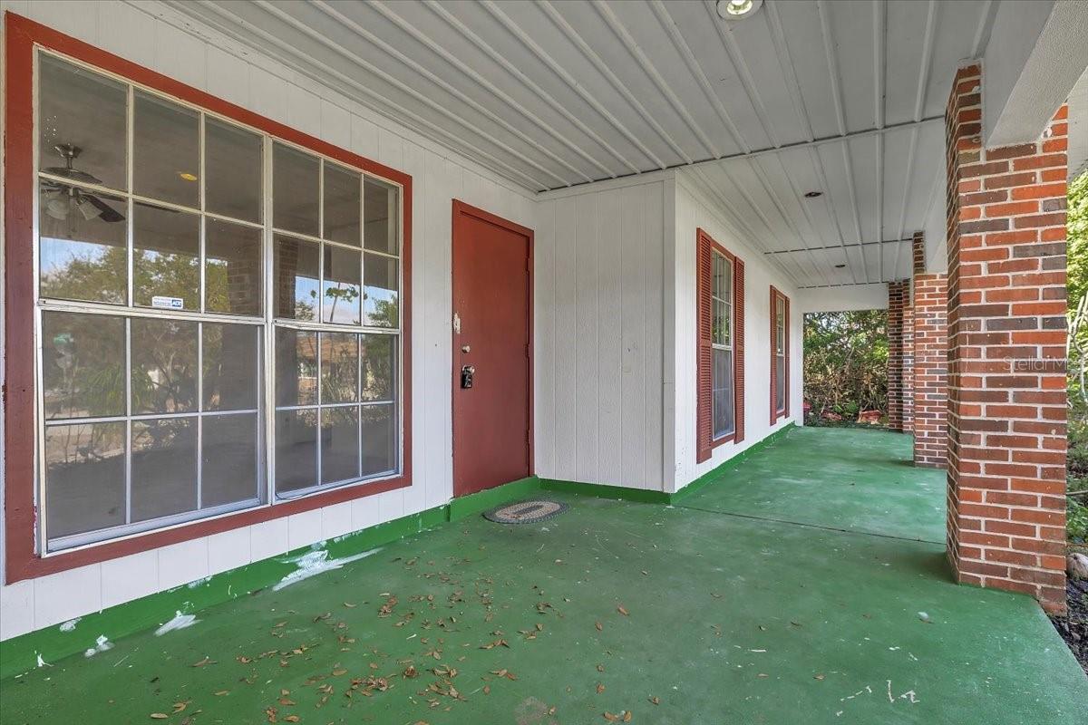 Image 4 of 44 For 22265 Niagara Avenue