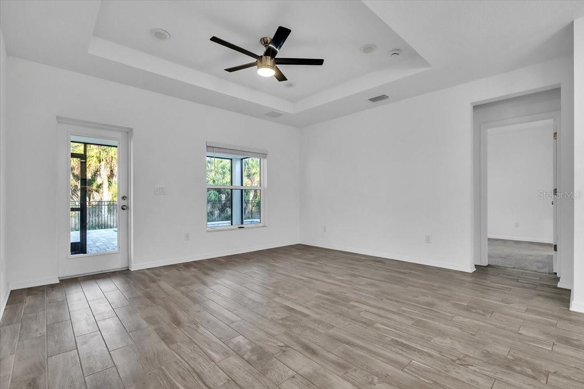 Image 5 of 43 For 1992 Sunset Preserve Way