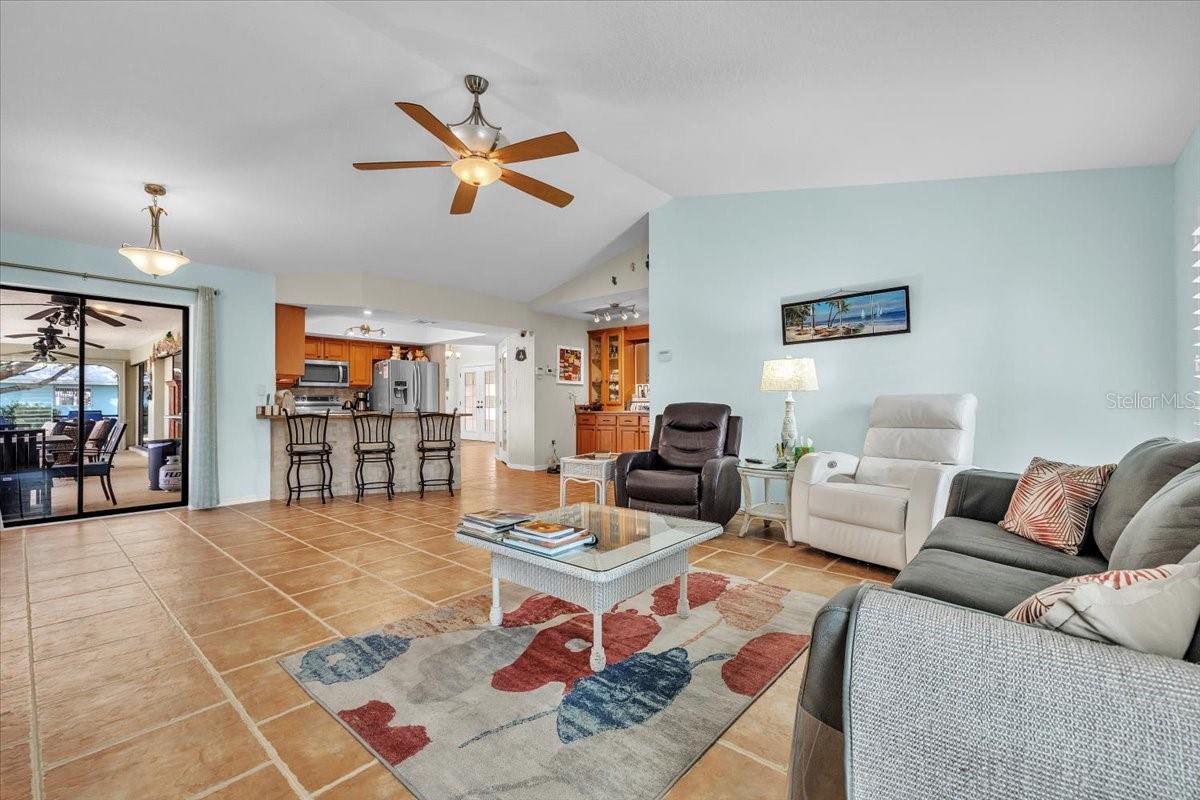 Image 21 of 51 For 12605 Kings Row