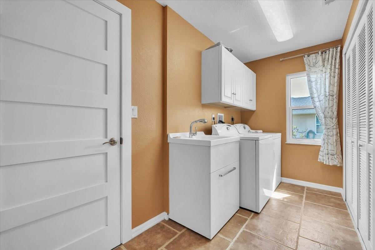 Image 35 of 51 For 12605 Kings Row