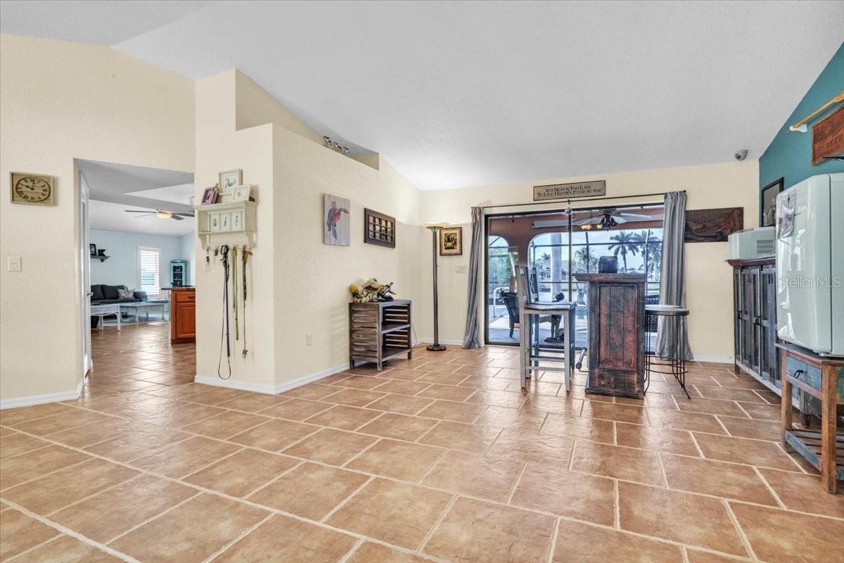 Image 8 of 51 For 12605 Kings Row