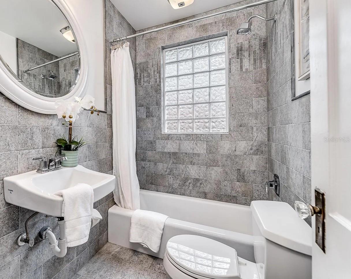 Image 4 of 8 For 1444 Wolfe Street