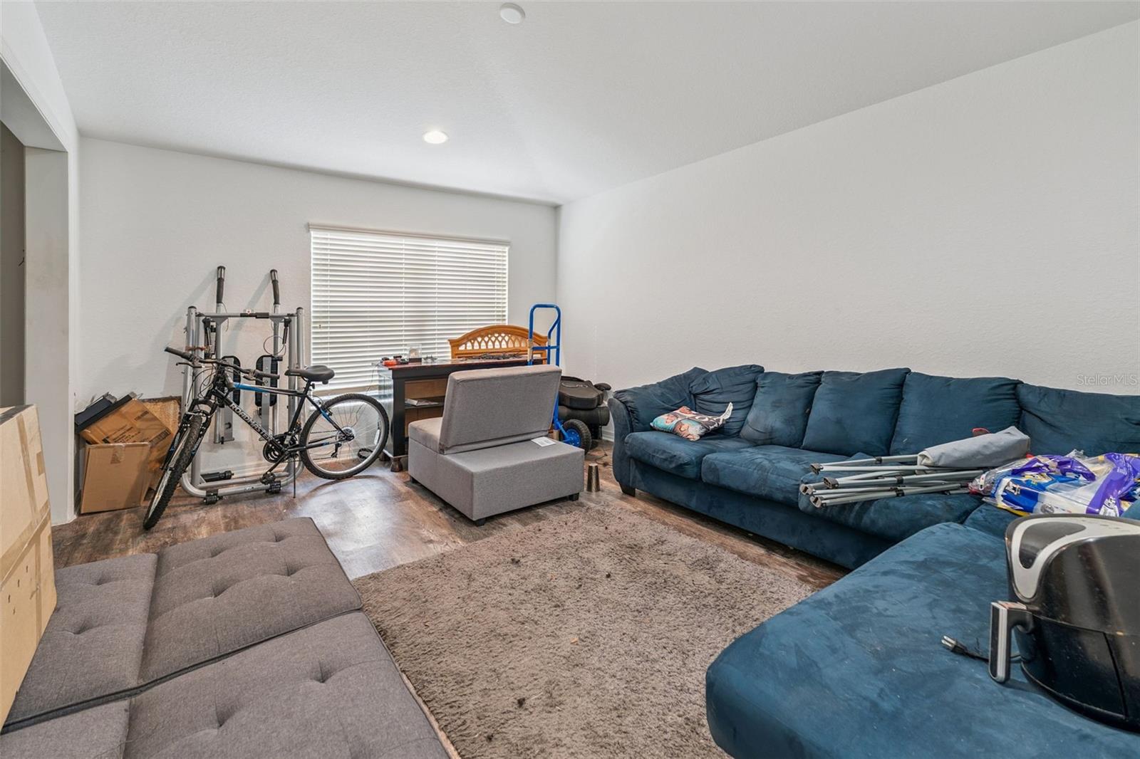 Image 5 of 21 For 206 Lake Mariana Place