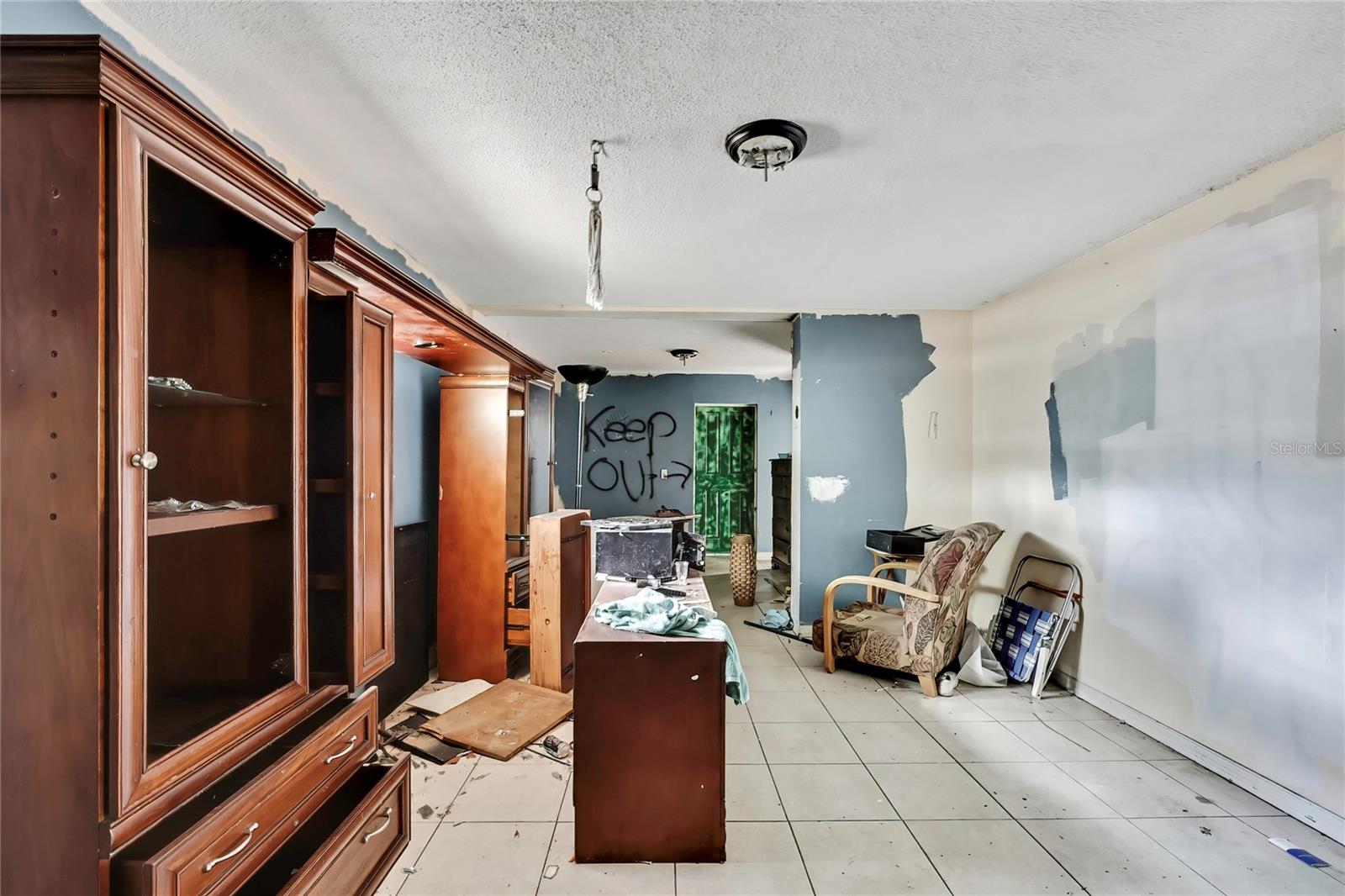 Image 17 of 47 For 12672 Oakview Avenue