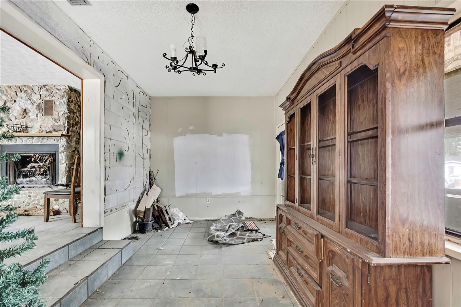 Image 3 of 47 For 12672 Oakview Avenue