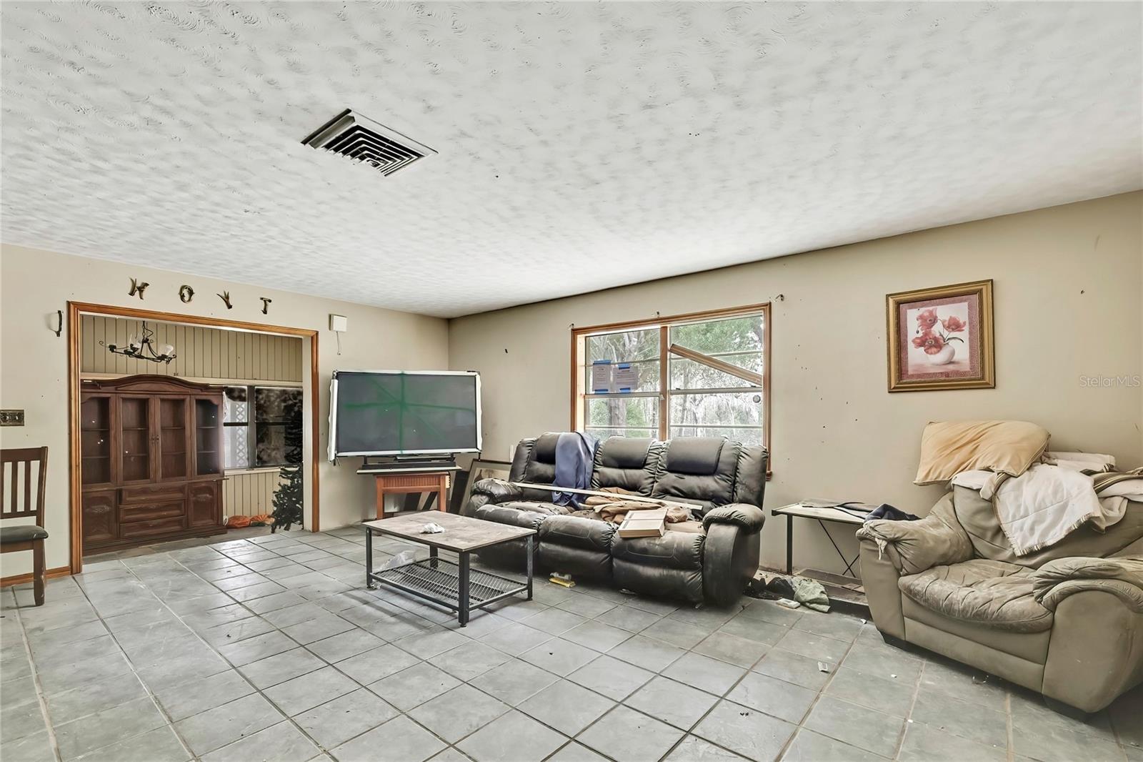 Image 8 of 47 For 12672 Oakview Avenue