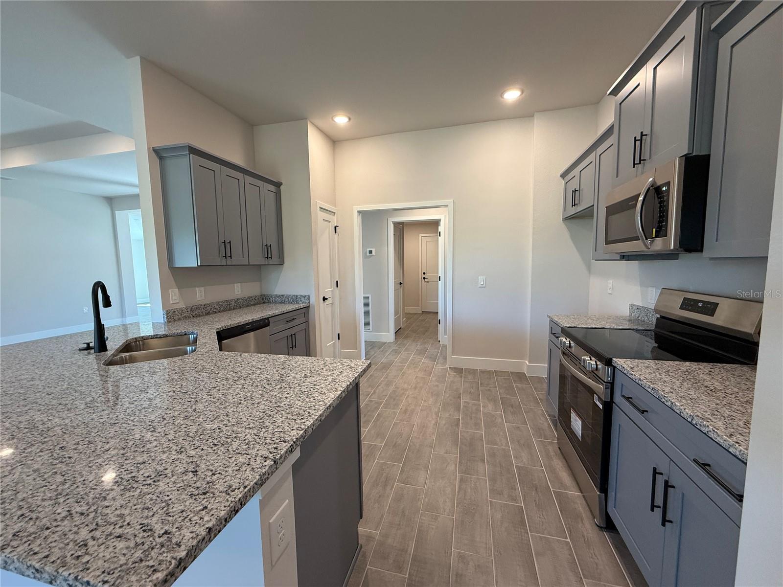 Image 10 of 35 For 15094 Amsterdam Avenue