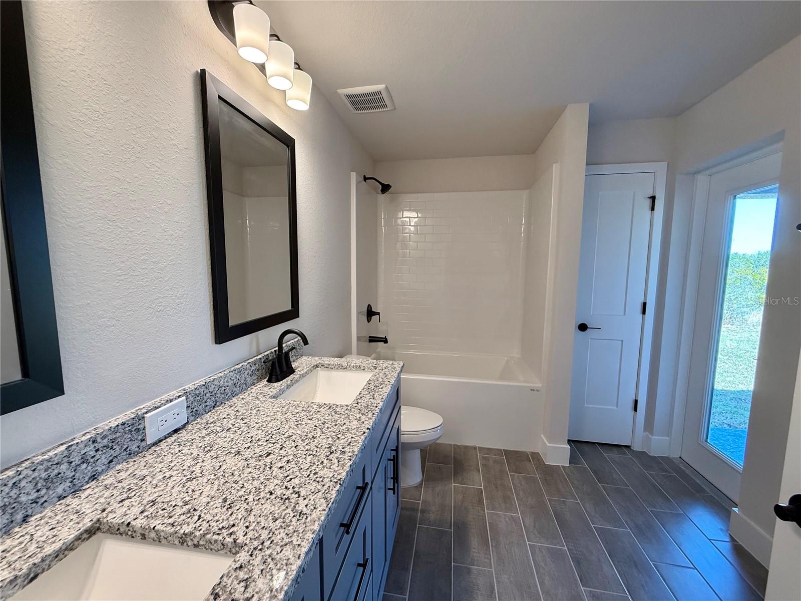 Image 16 of 35 For 15094 Amsterdam Avenue