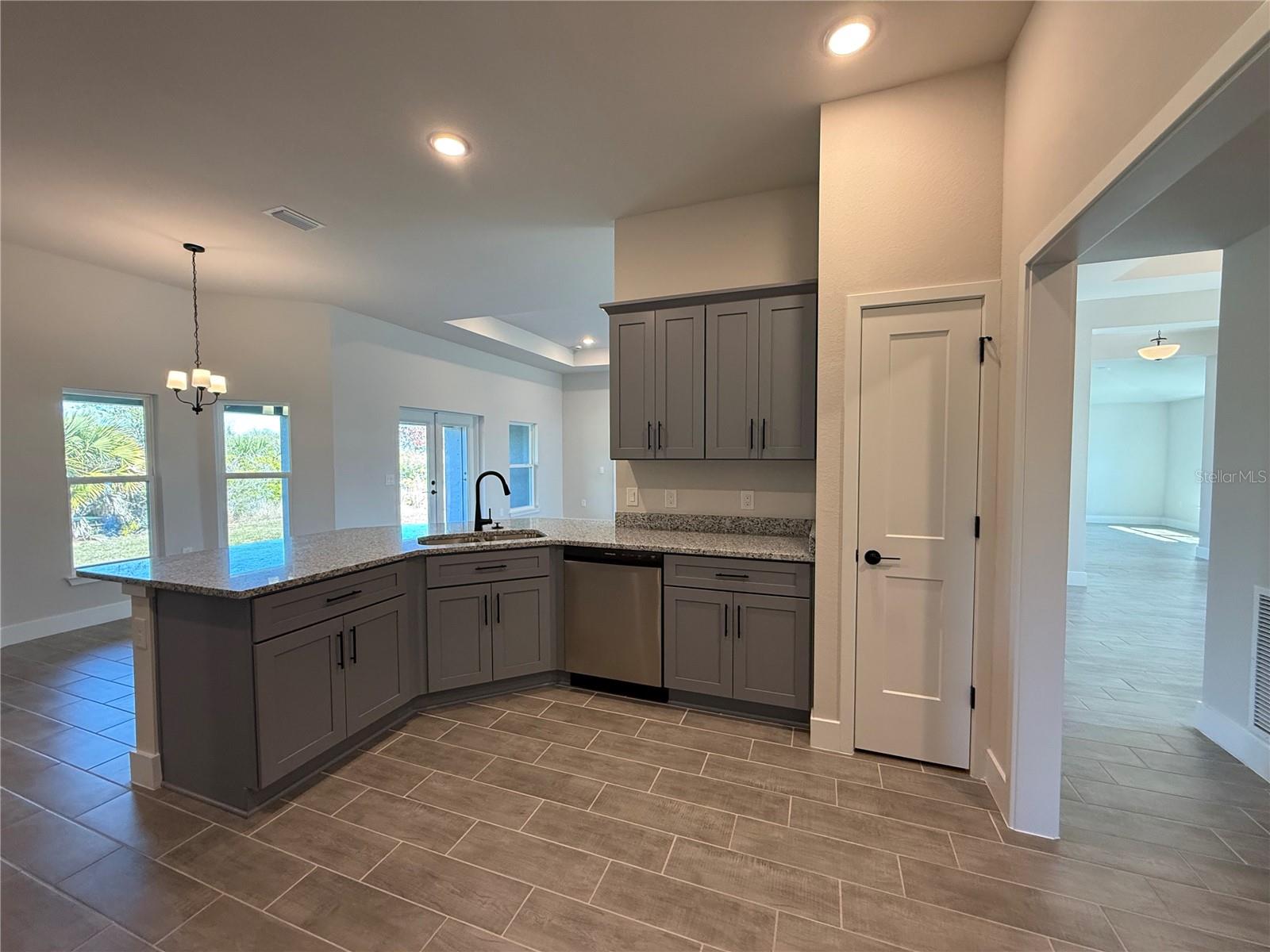 Image 18 of 35 For 15094 Amsterdam Avenue