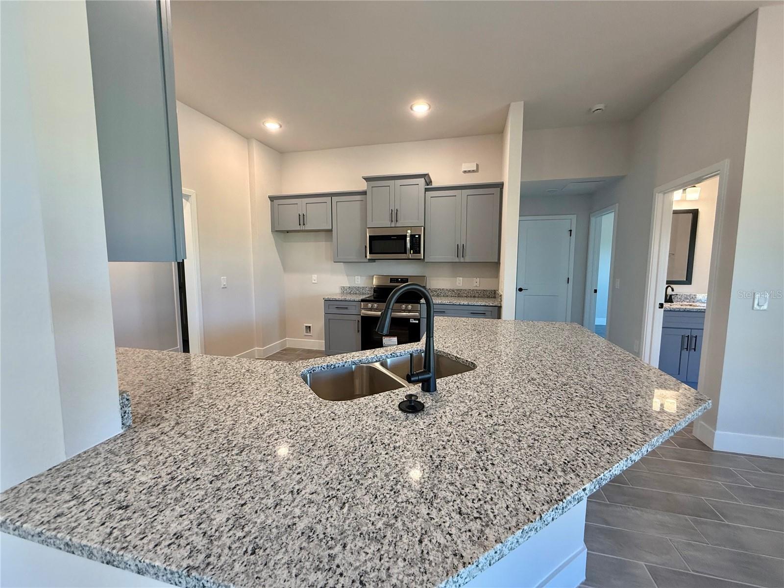 Image 22 of 35 For 15094 Amsterdam Avenue