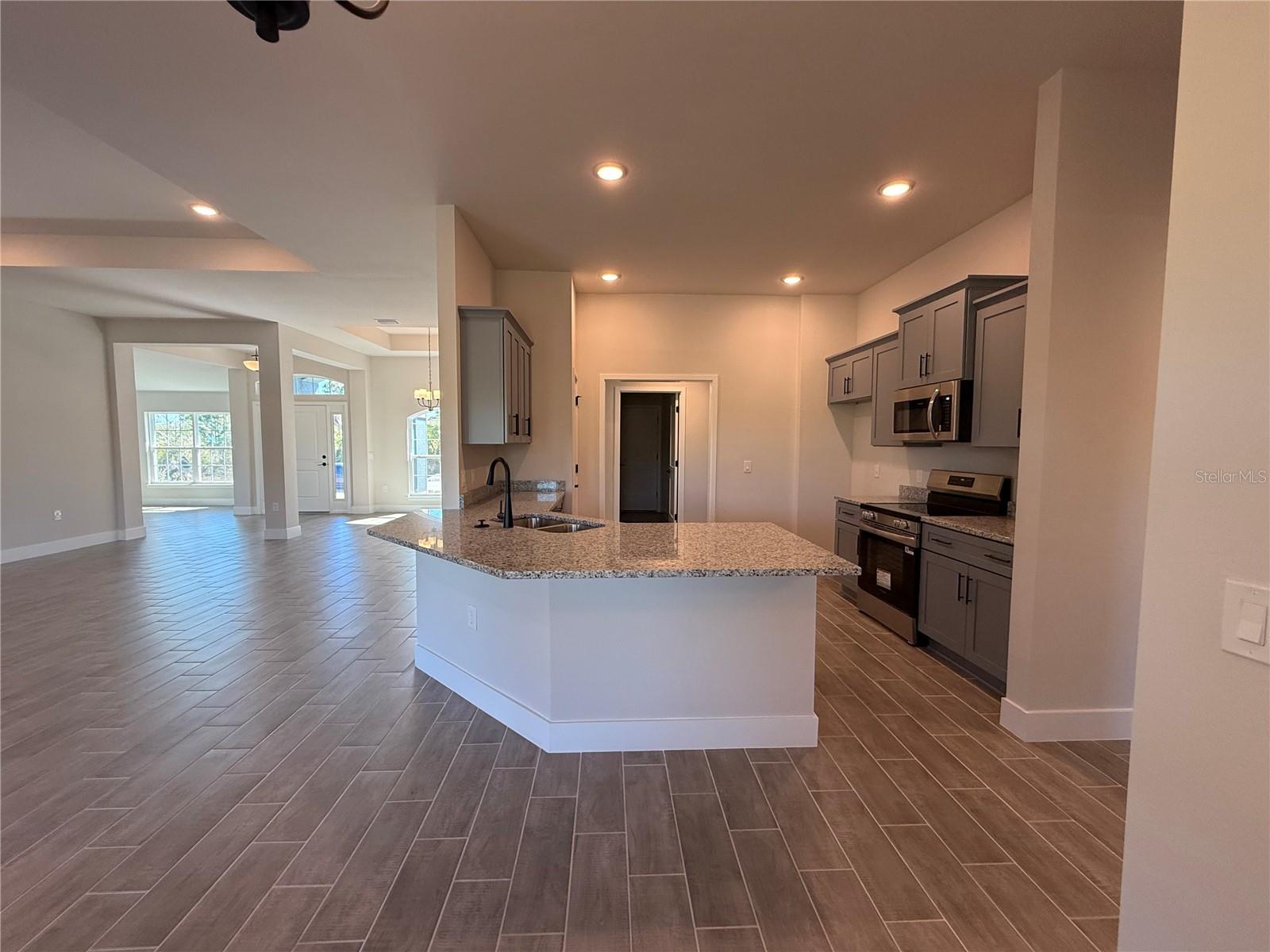 Image 8 of 35 For 15094 Amsterdam Avenue