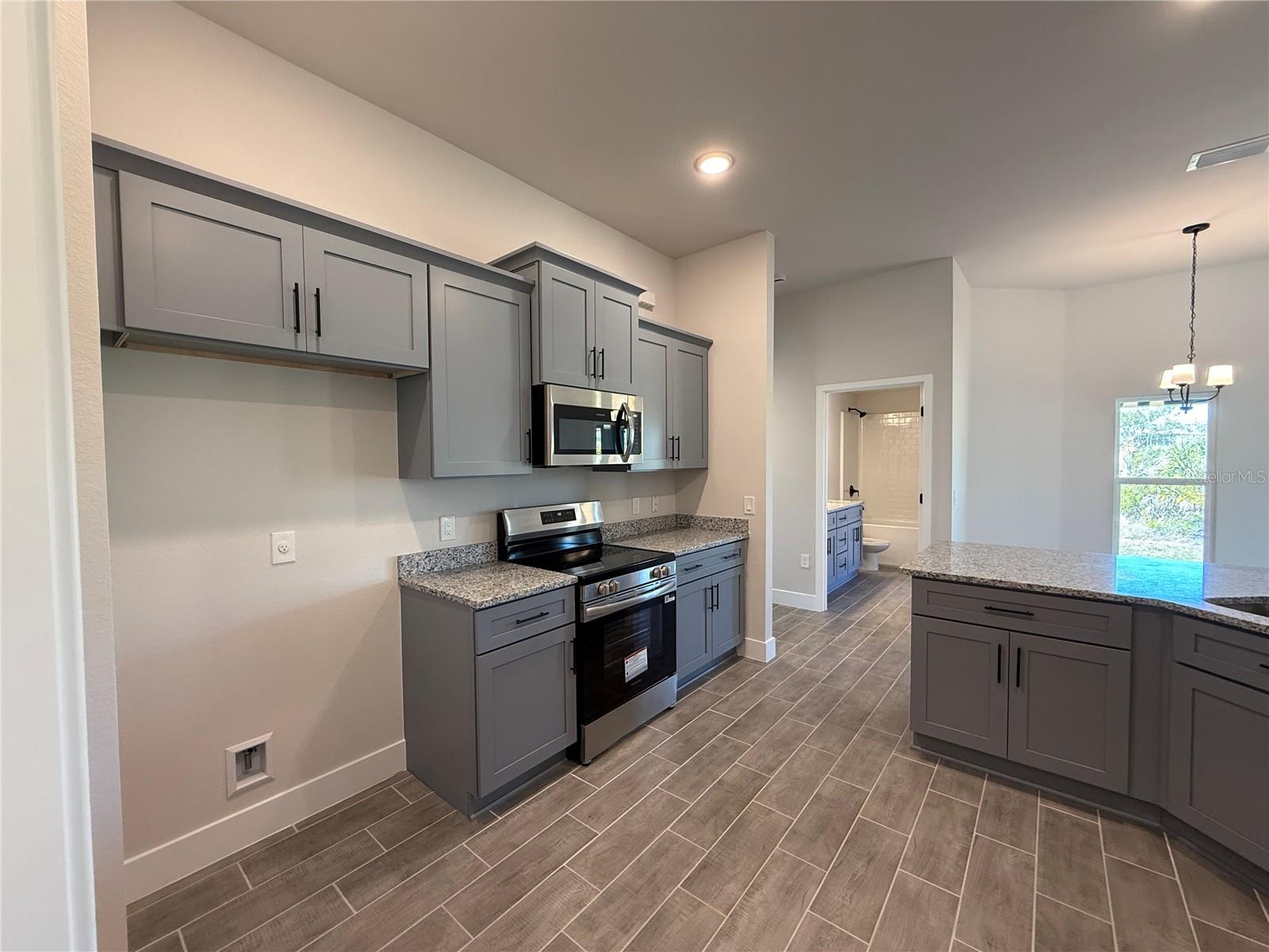 Image 9 of 35 For 15094 Amsterdam Avenue