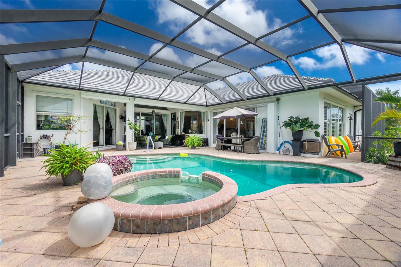 Image 11 of 68 For 1417 Carswell Street