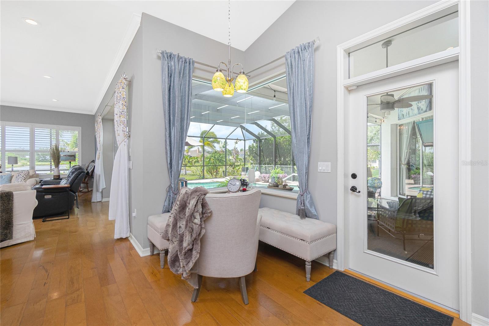 Image 22 of 68 For 1417 Carswell Street