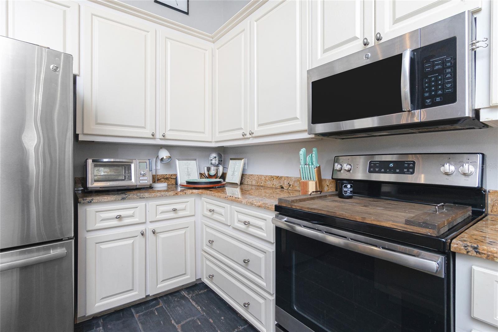 Image 23 of 68 For 1417 Carswell Street