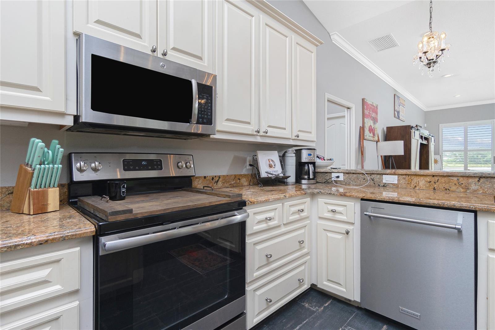 Image 24 of 68 For 1417 Carswell Street