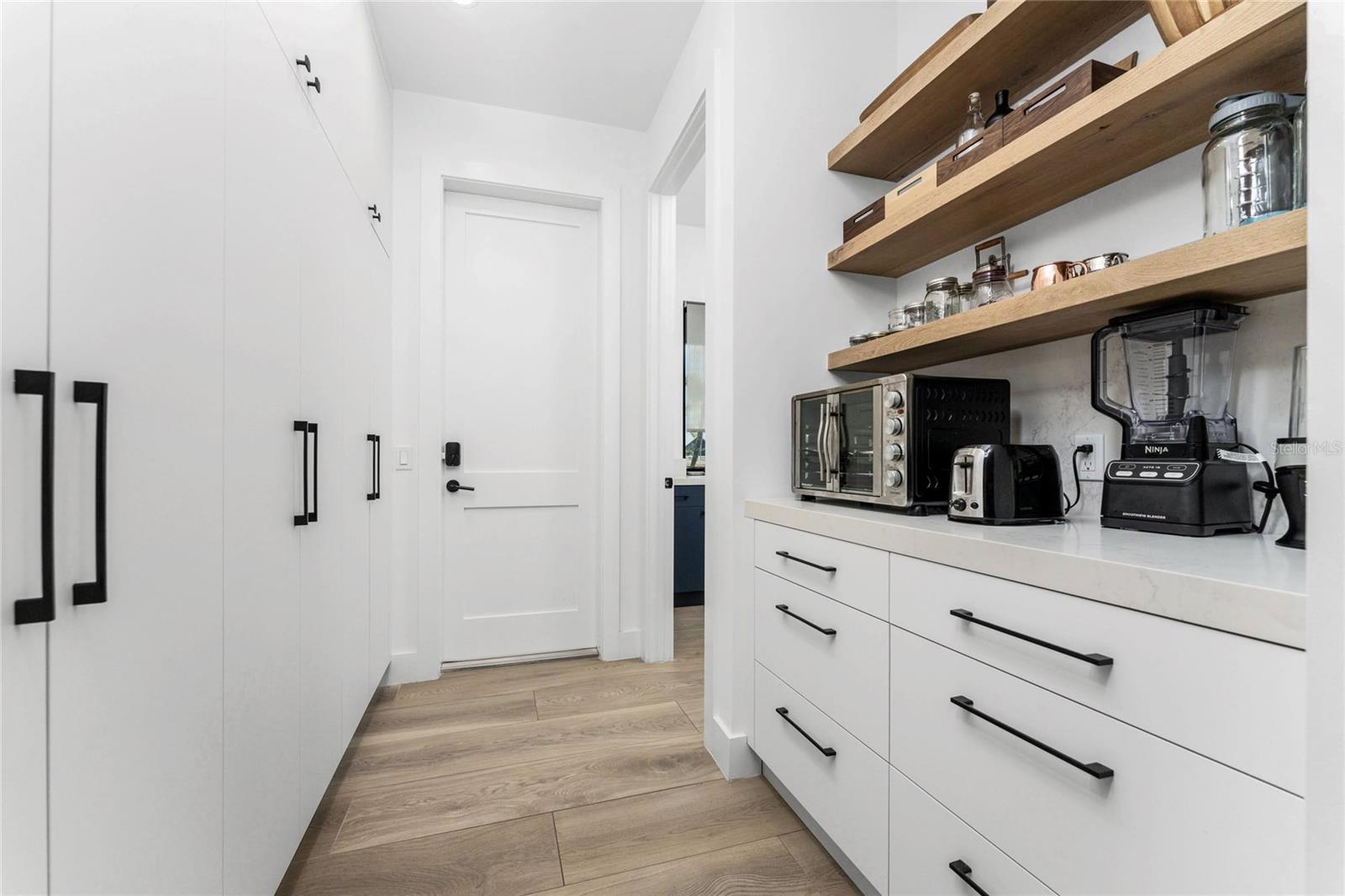 Image 22 of 66 For 2001 Treasure Lane