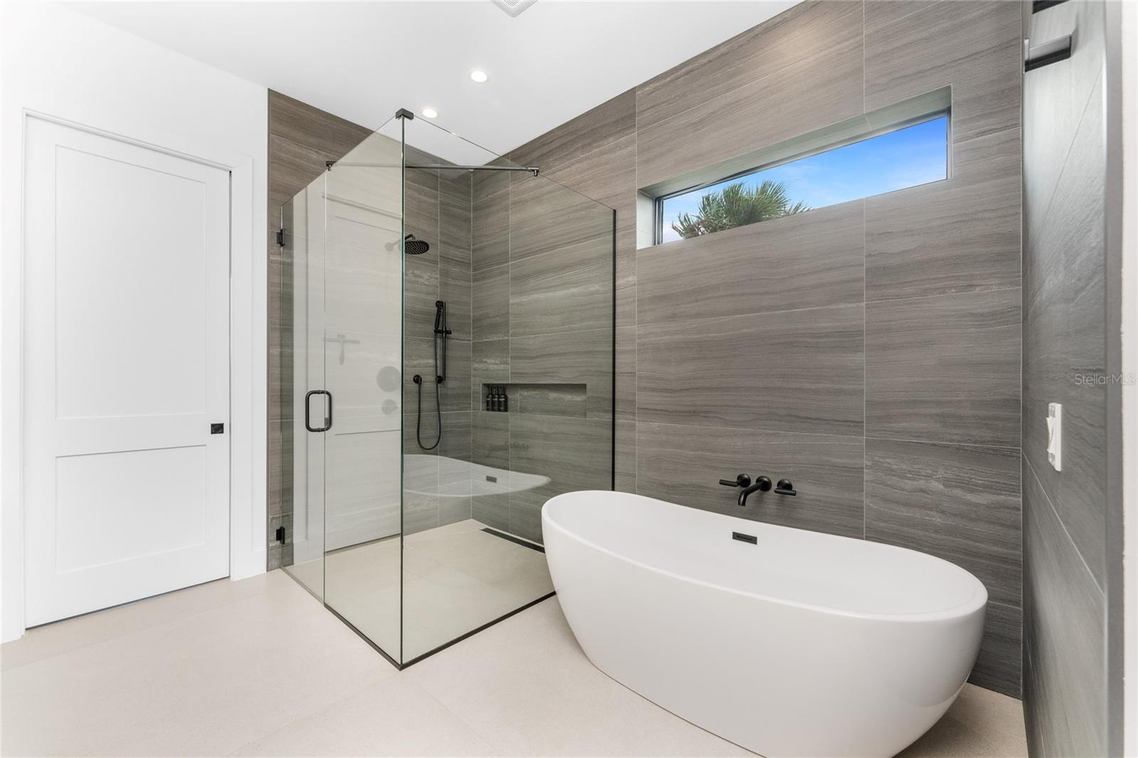 Image 28 of 66 For 2001 Treasure Lane