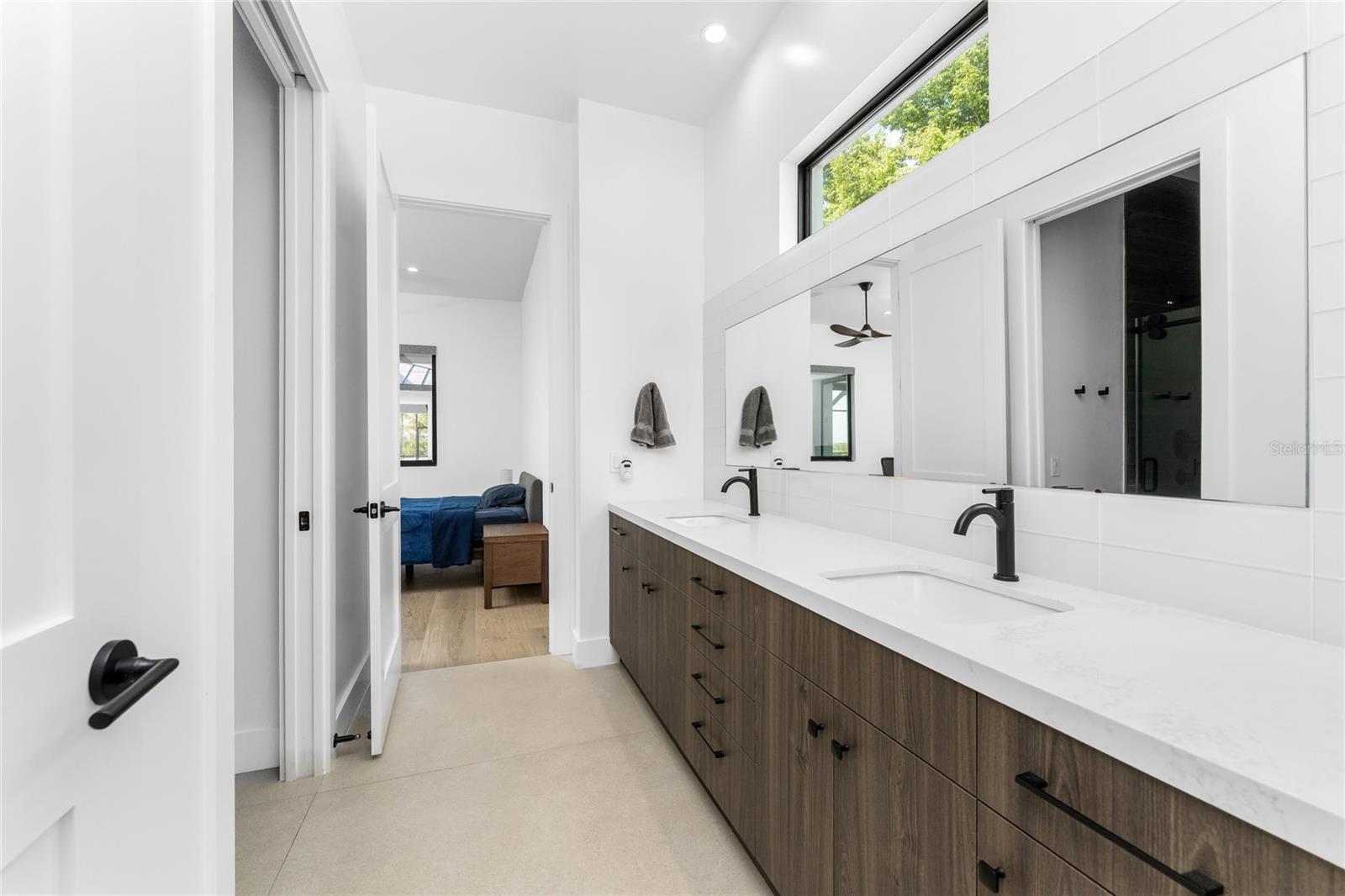 Image 31 of 66 For 2001 Treasure Lane