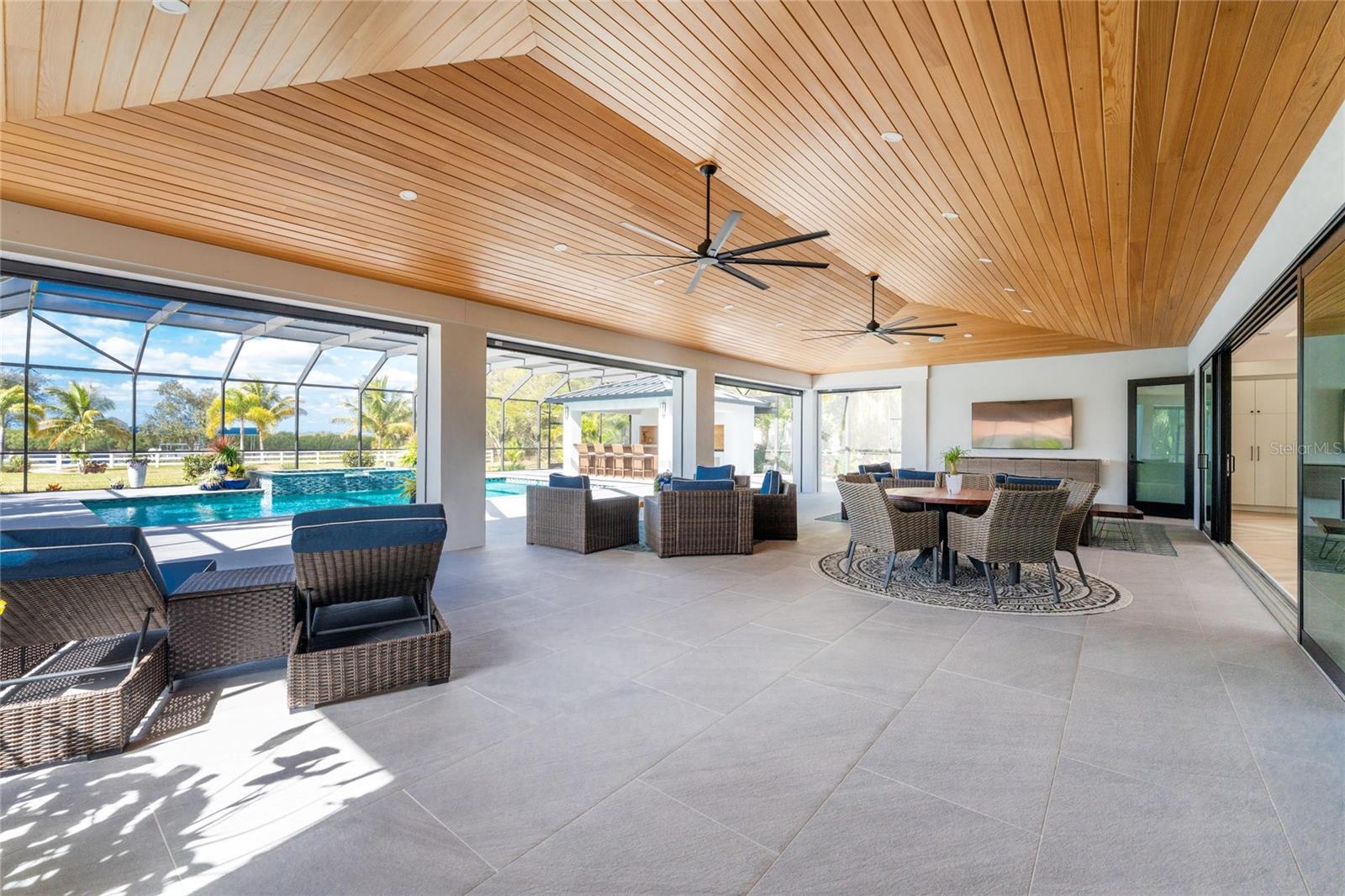 Image 38 of 66 For 2001 Treasure Lane