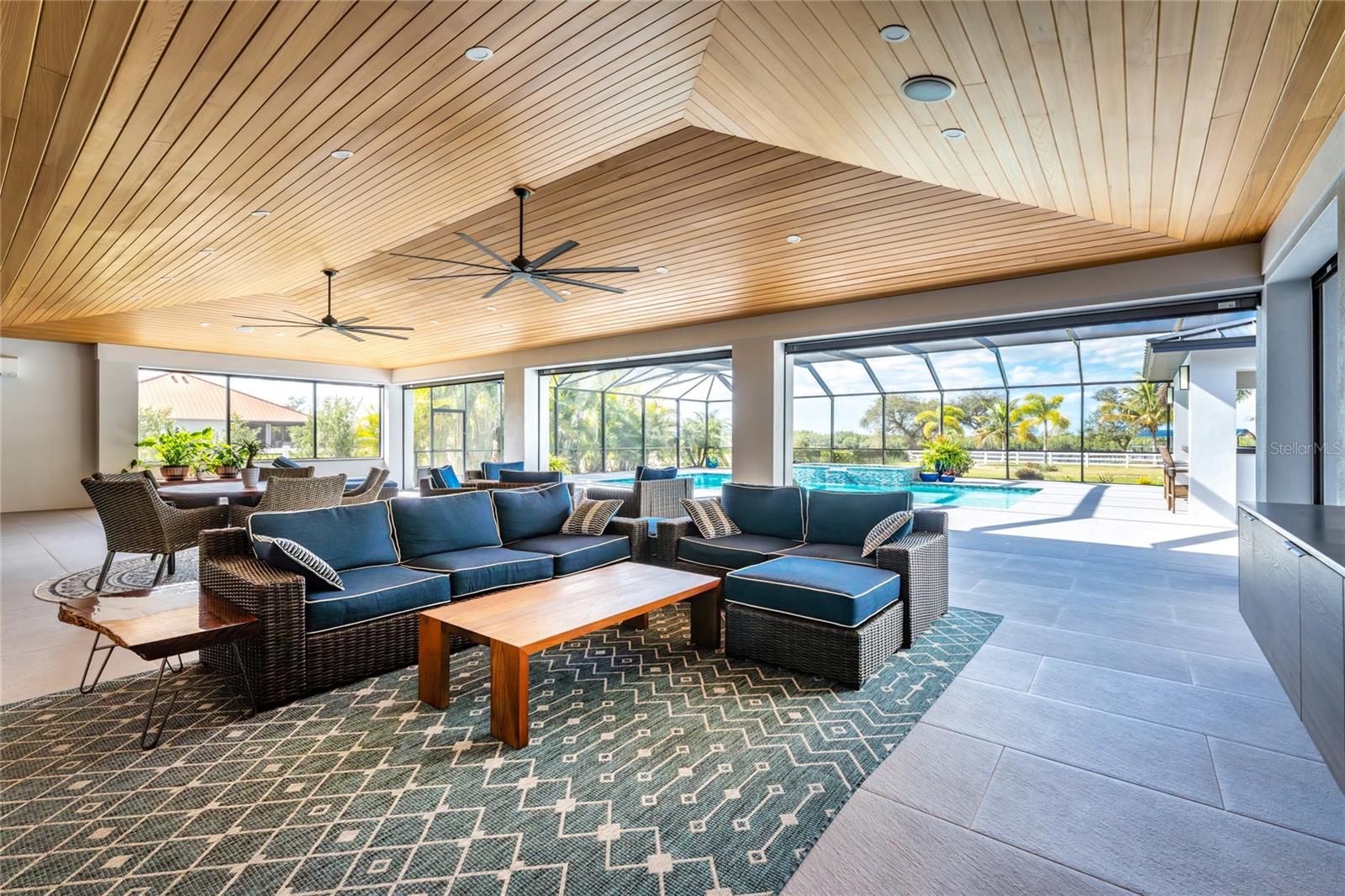 Image 40 of 66 For 2001 Treasure Lane