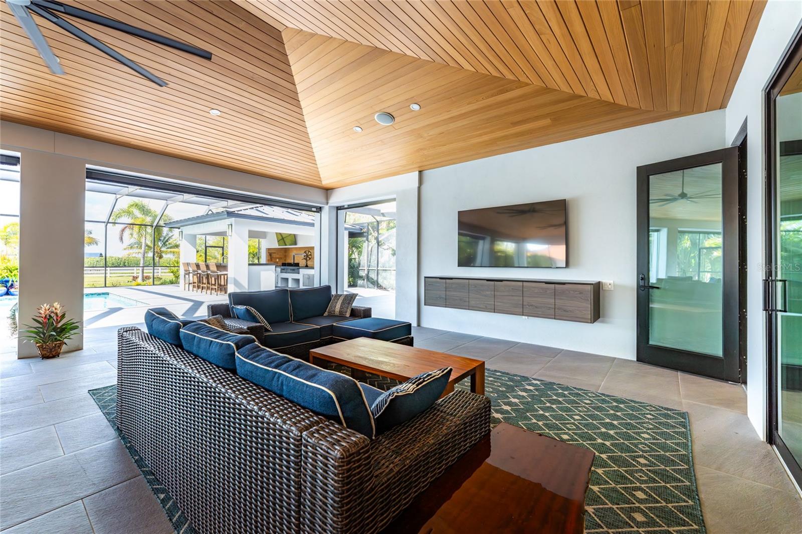 Image 41 of 66 For 2001 Treasure Lane