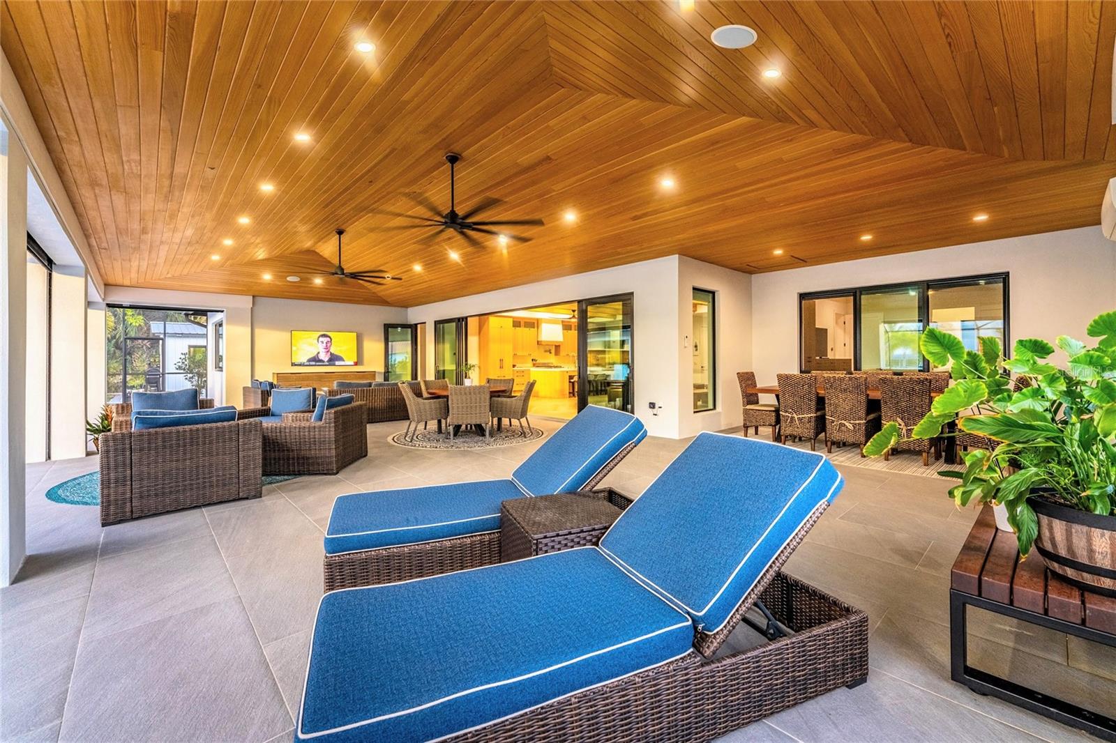 Image 42 of 66 For 2001 Treasure Lane