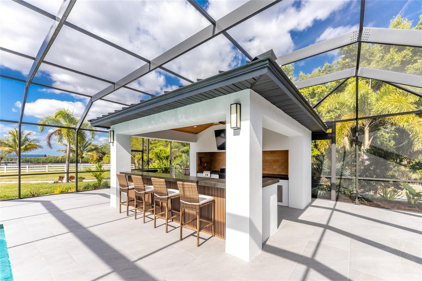 Image 43 of 66 For 2001 Treasure Lane