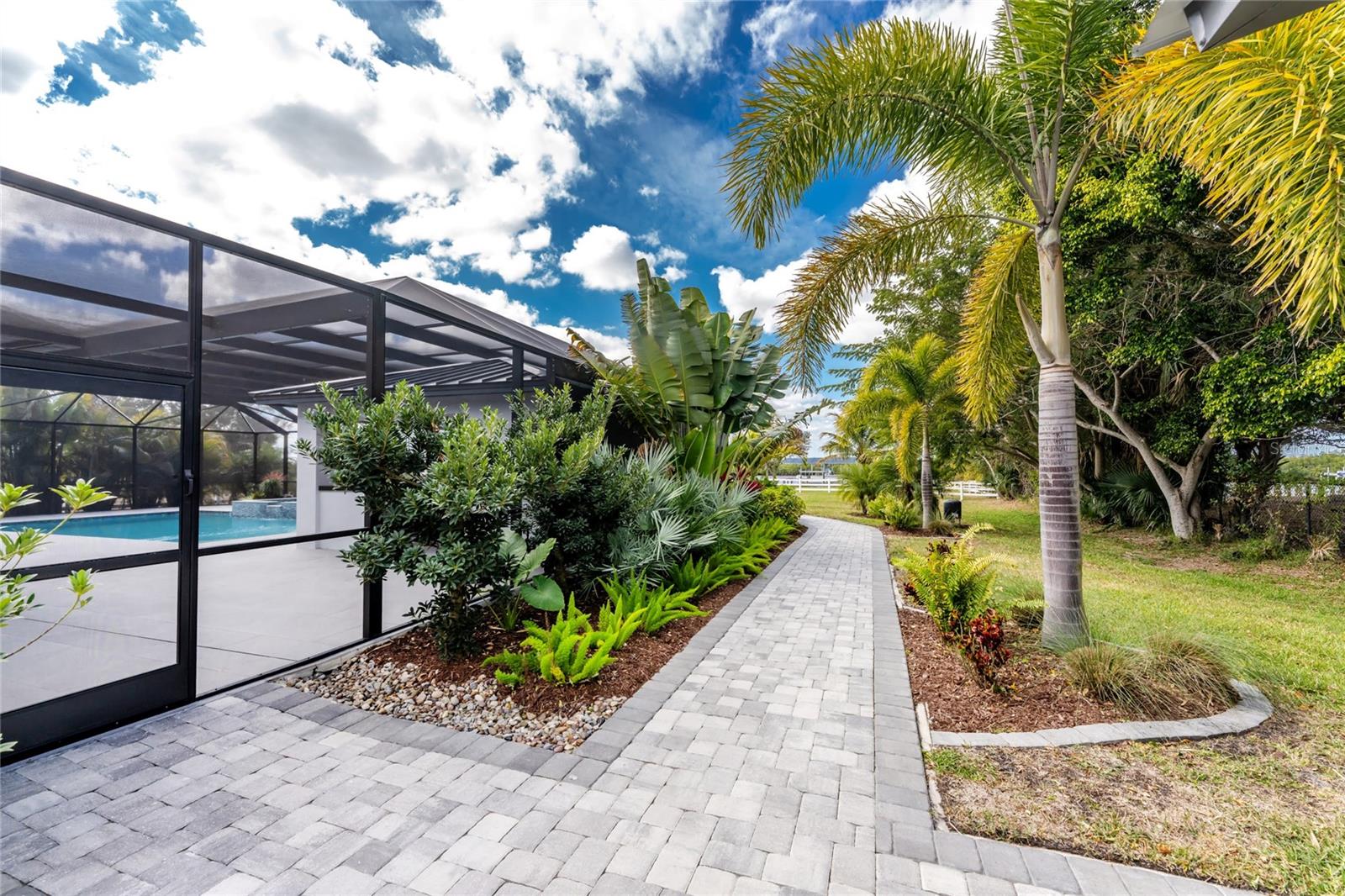 Image 52 of 66 For 2001 Treasure Lane